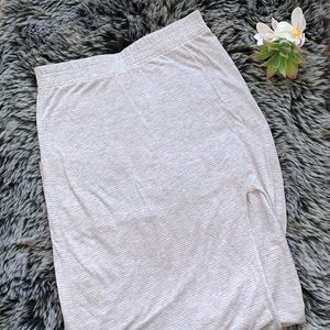 American Eagle Light Gray Maxi skirt Size Small